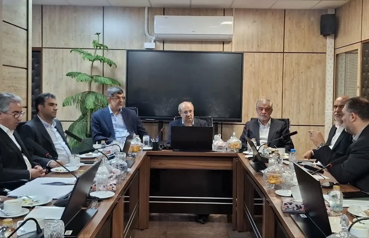 برگزاری نشست مشترک استاندار یزد و نمایندگان مجلس با معاون معدنی وزیر صمت