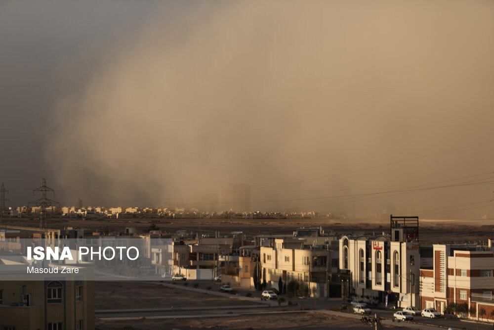 آسمان یزد درگیر موج ناپایدار جوی/ باران، باد شدید و کاهش دید افقی ادامه دارد