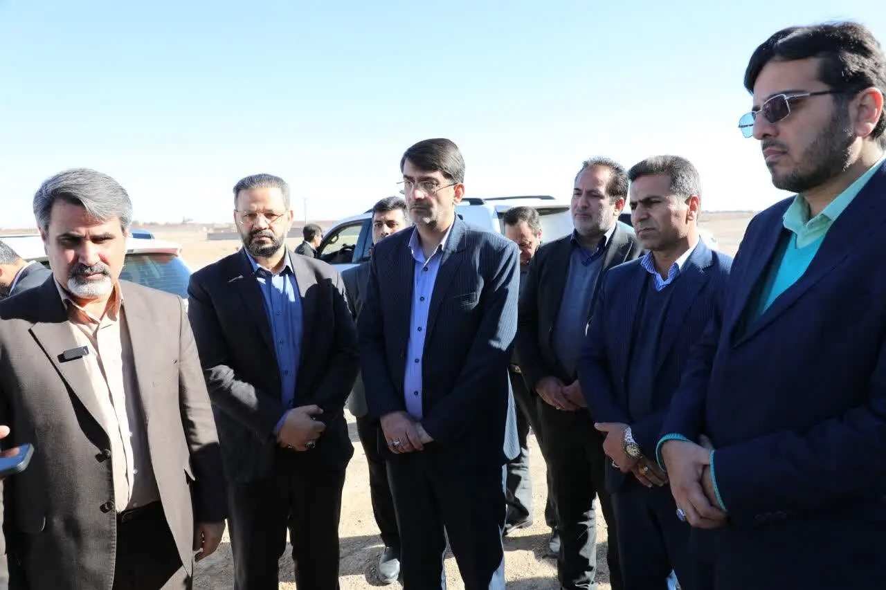 بازدید میدانی از روند پیشرفت فیزیکی ایستگاه راه‌آهن شهرستان ابرکوه