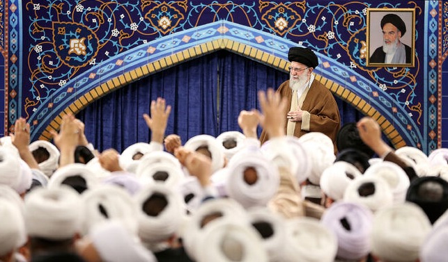 بیانیه ائمه جمعه استان یزد در حمایت از مقام معظم رهبری