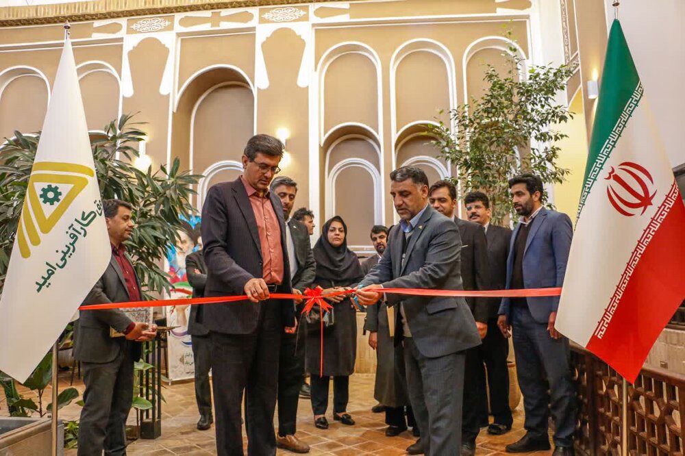 بهره‌برداری از ۲۴۰ طرح اقتصادی صندوق کارآفرینی یزد به مناسبت دهه فجر