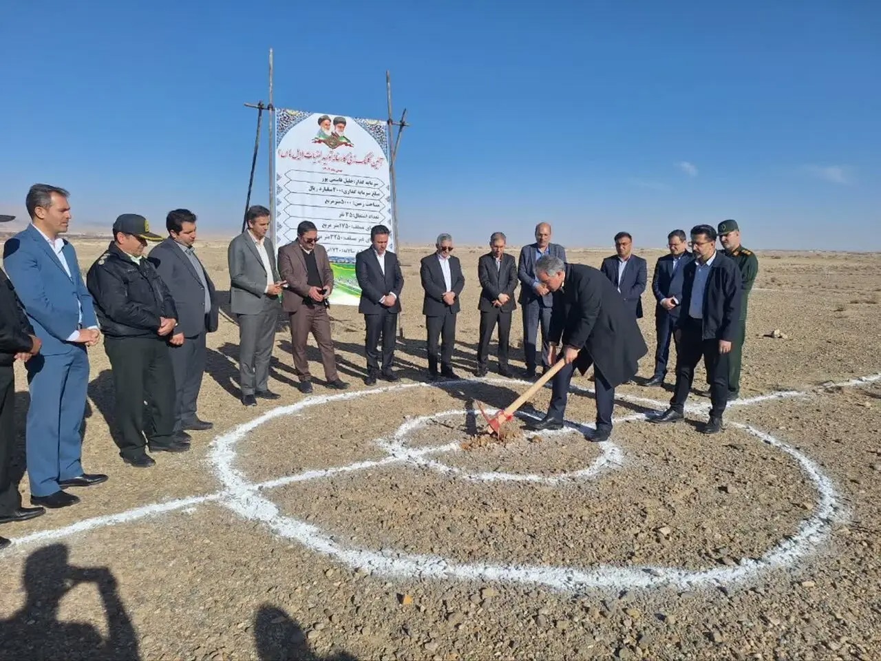کلنگ‌زنی کارخانه تولید لبنیات شهرستان خاتم