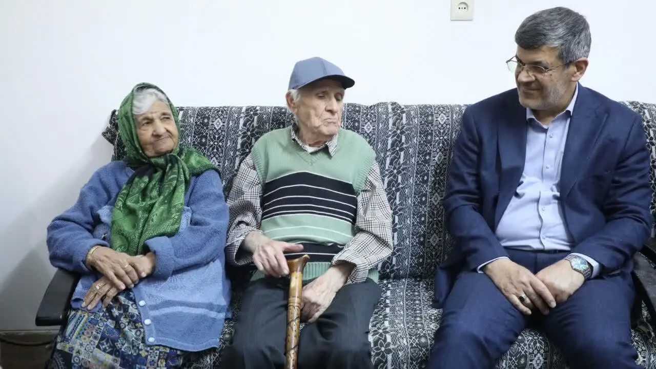 🎬دیدار صمیمانه استاندار یزد با خانواده سه شهید والامقام انقلاب و دفاع مقدس