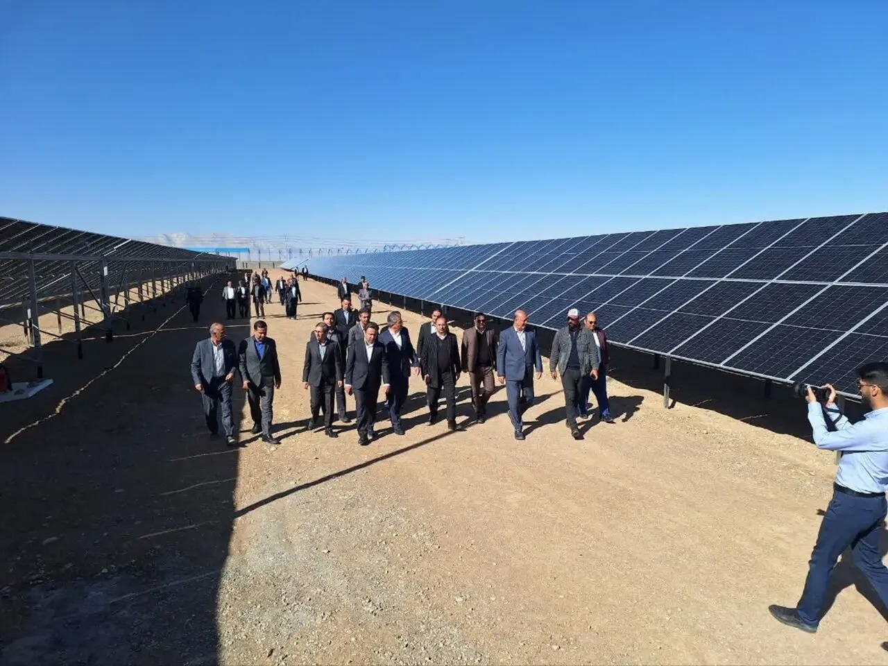 بهره‌برداری از فاز اول و کلنگ‌زنی فاز دوم نیروگاه خورشیدی در خاتم