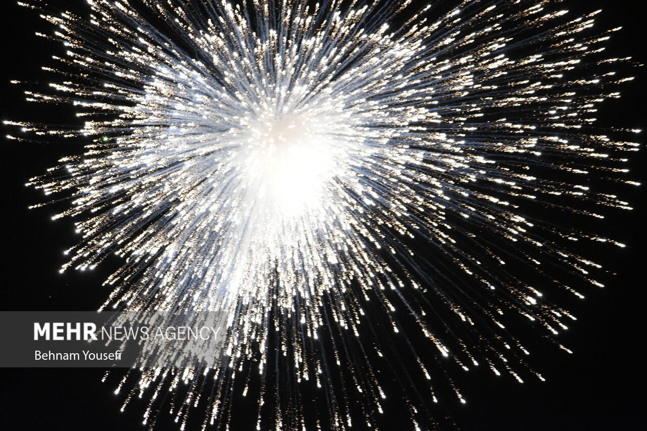 بانگ الله‌اکبر در یزد طنین‌انداز شد