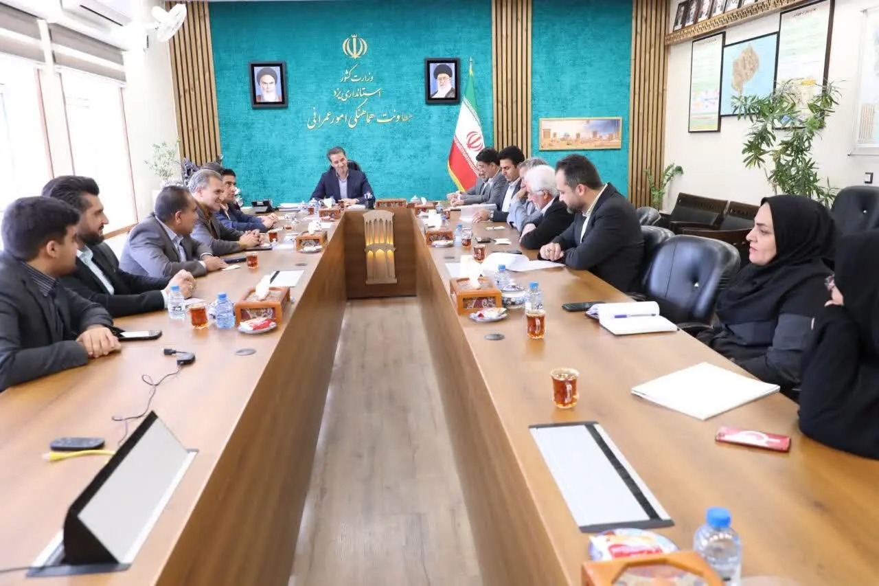 تأکید معاون استاندار یزد بر تعامل با شورای استان برای تحقق توسعه متوازن