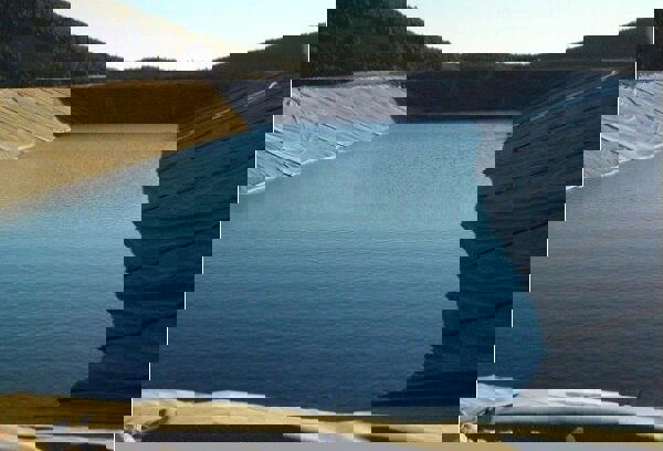 غرق شدن جوان ۲۲ ساله در استخر گلخانه‌ای احمدآباد مشیر