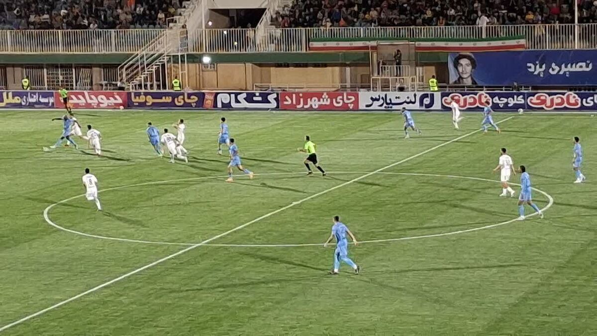 چادرملو ترمز صدرنشین را کشید؛ چادرملو ۵ - گل‌گهر ۱