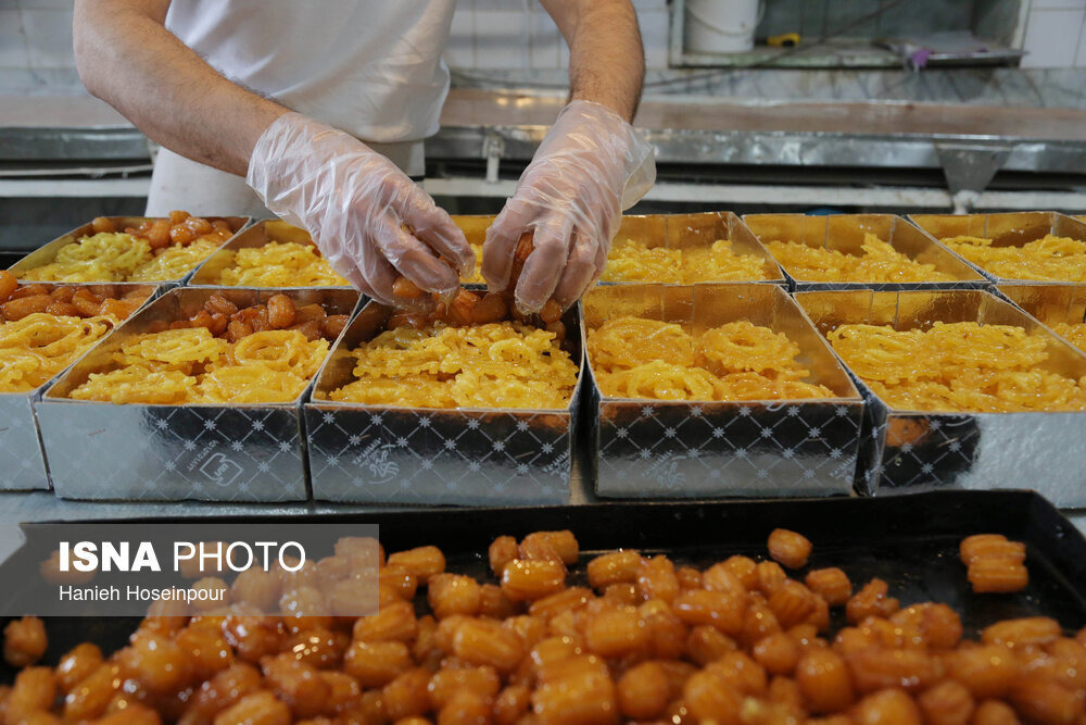 قندِ روزه‌داران با زولبیا و بامیه، ۴۹۰ هزار تومانی بیشتر می‌افتد