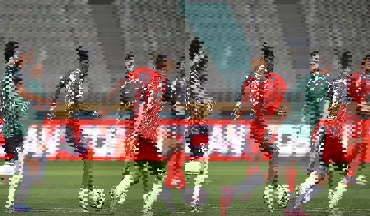 کامبک تاریخی چادرملو و تداوم بحران پرسپولیس/ جنگ آبی و زرد در صدر