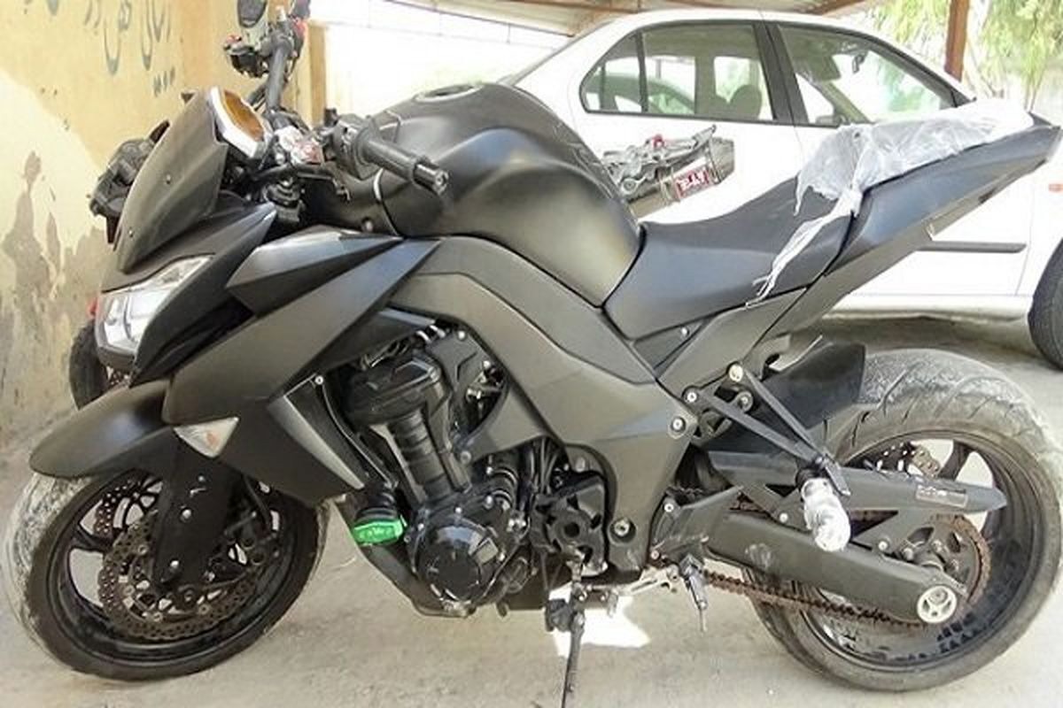 ترمز موتور سیکلت ۱۰۰۰ قاچاق در یزد کشیده شد