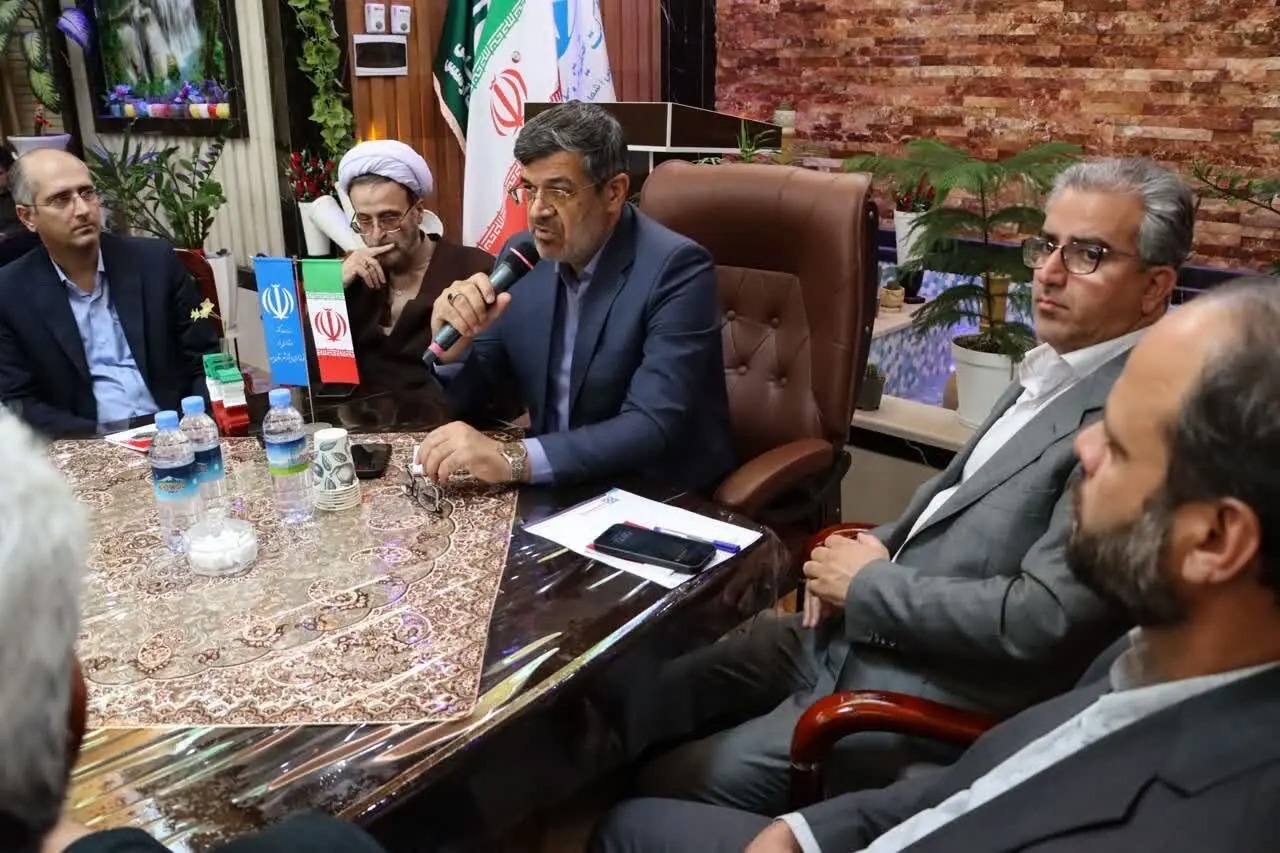 کارآفرینان و صنعتگران شهرستان میبد مایه افتخار استان هستند