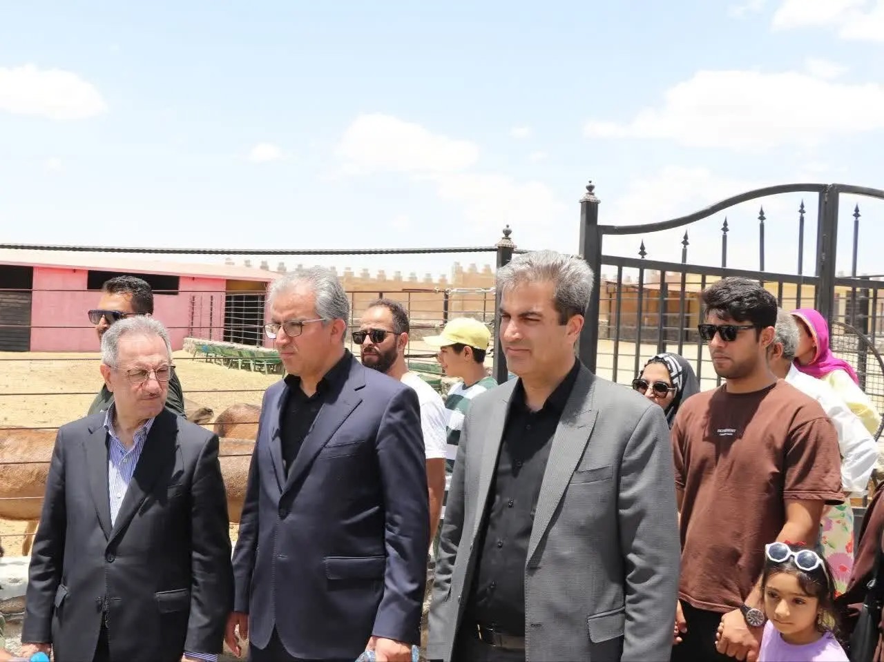 بازدید مقامات ارشد گردشگری کشور و استان از مجموعه تفریحی «نیر زیبای من»