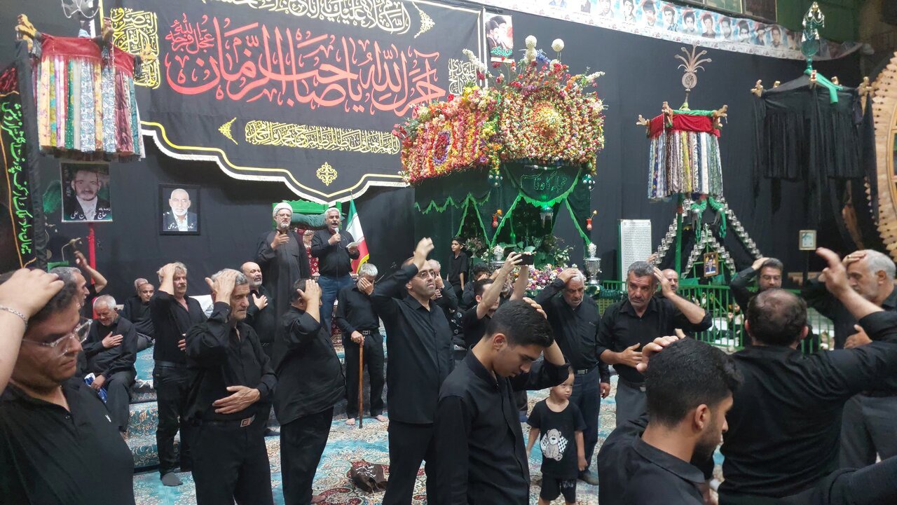 عزاداری هیئت سنتی مسجدالنبی(ص) شهر شاهدیه یزد در شب عاشورا