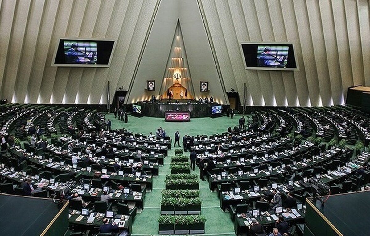 آغاز جلسات صحن مجلس، پس از تشییع پیکر رهبر شهید انقلاب