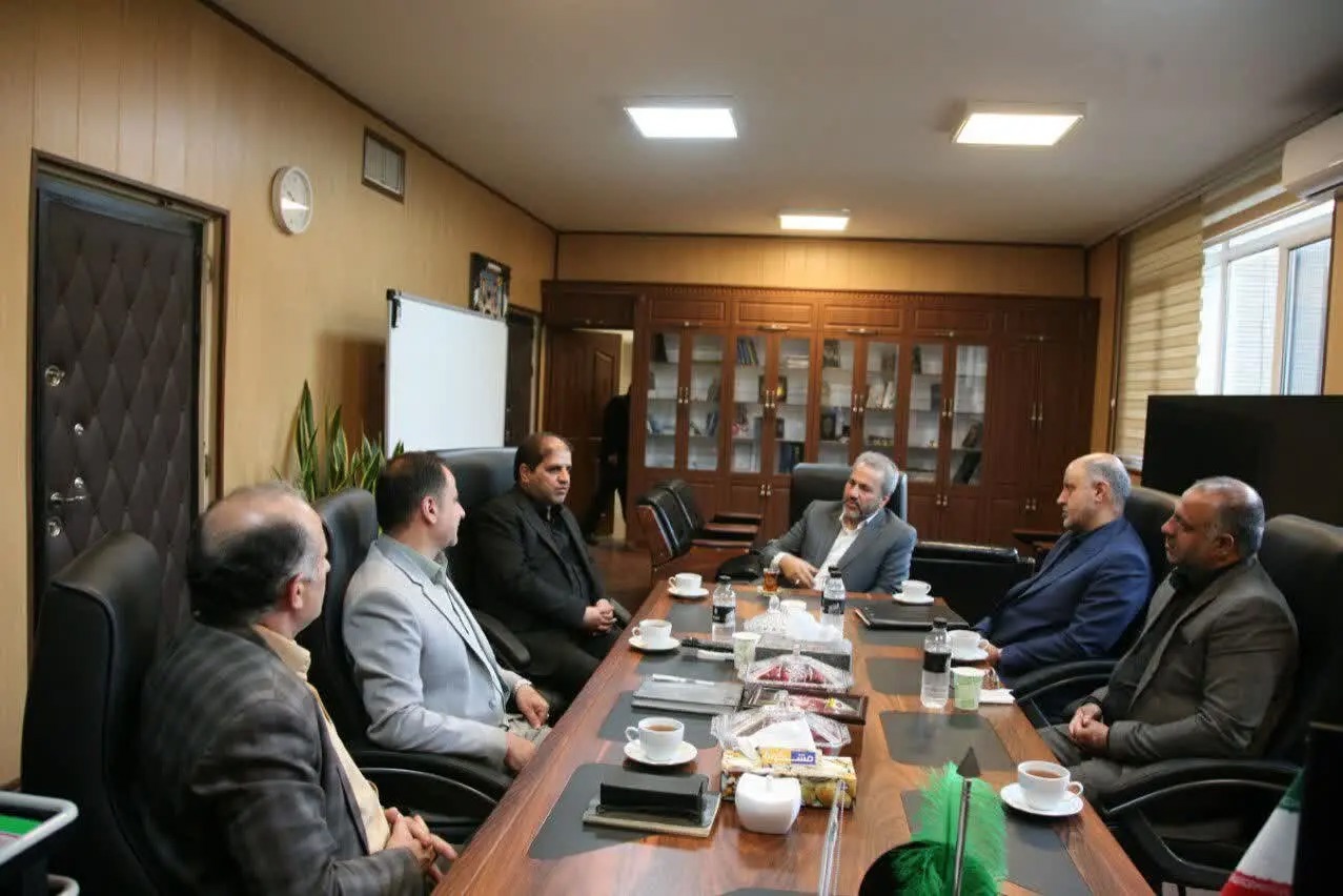 نشست مشترک معاون سیاسی استاندار یزد با مشاور وزیر کشور برگزار شد
