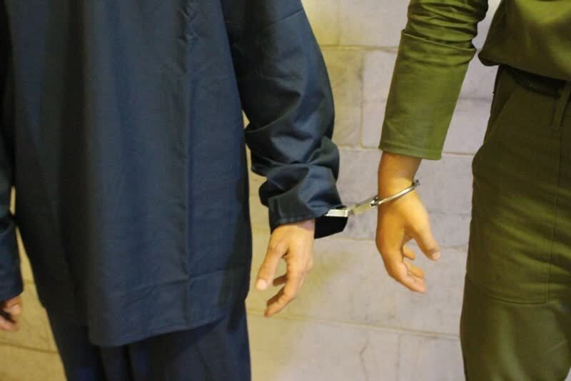 دستگیری سارق چادر خودرو‌ها در میبد