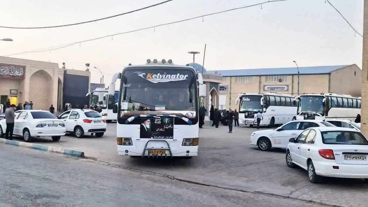 اعزام زائران شهرستان زارچ به تهران برای حضور در مراسم تشییع رهبر شهید