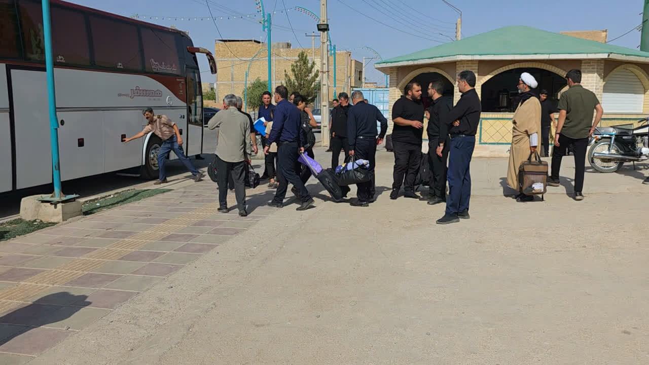 ۶۰ نفر از اهالی خانقاه برای شرکت در تشیع رهبر شهید راهی مشهد شدند