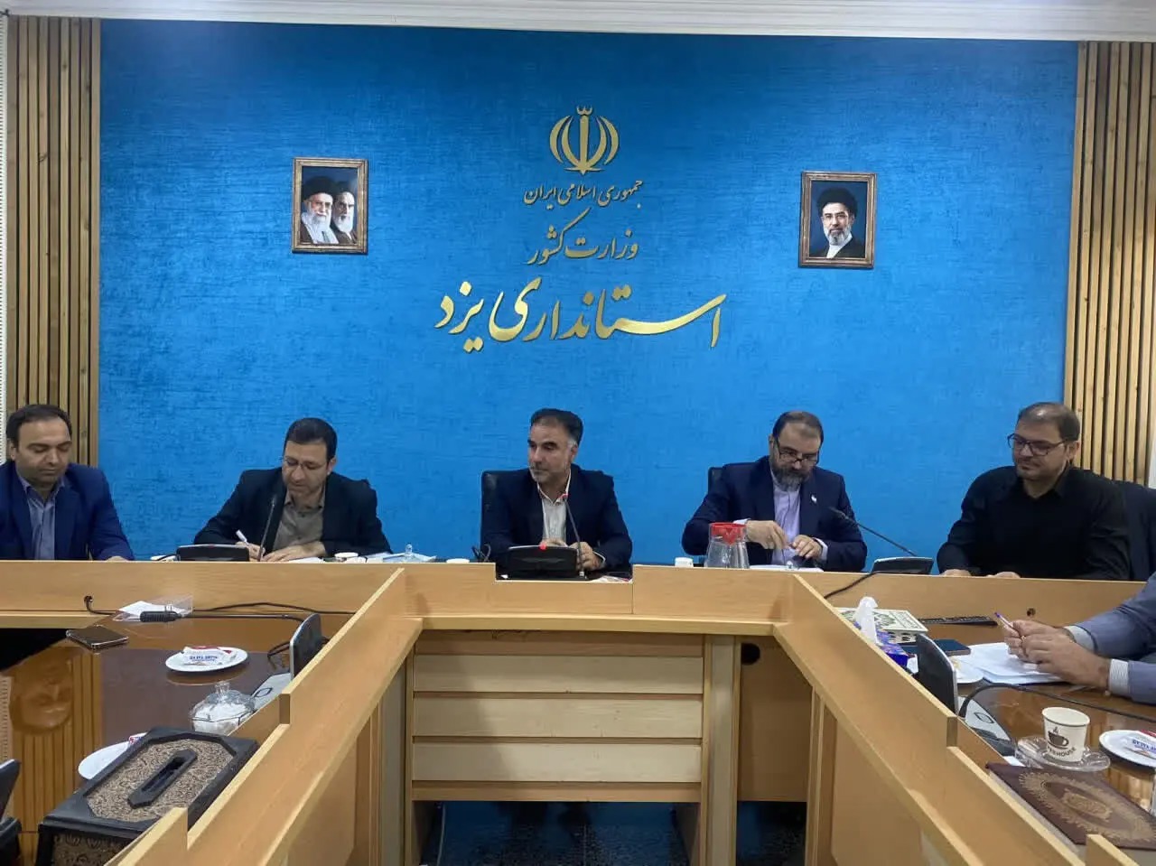 بررسی راهکارهای حمایت از تولید و جامعه کارگری