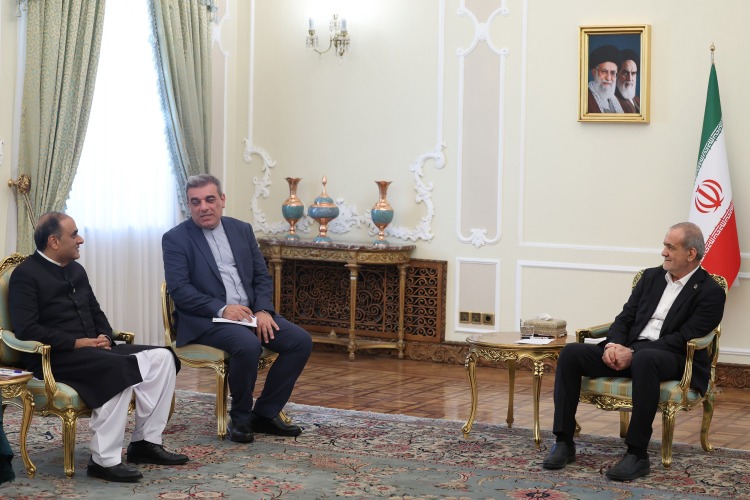 جمهوری اسلامی ایران، پاکستان را کشوری دوست و برادر می‌داند