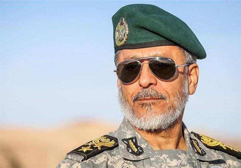 دریادار سیاری: تسلیم شدن در قاموس ایرانی نیست