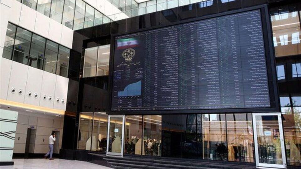 افزایش ۱۰ هزار واحدی شاخص کل بورس در نخستین روز هفته