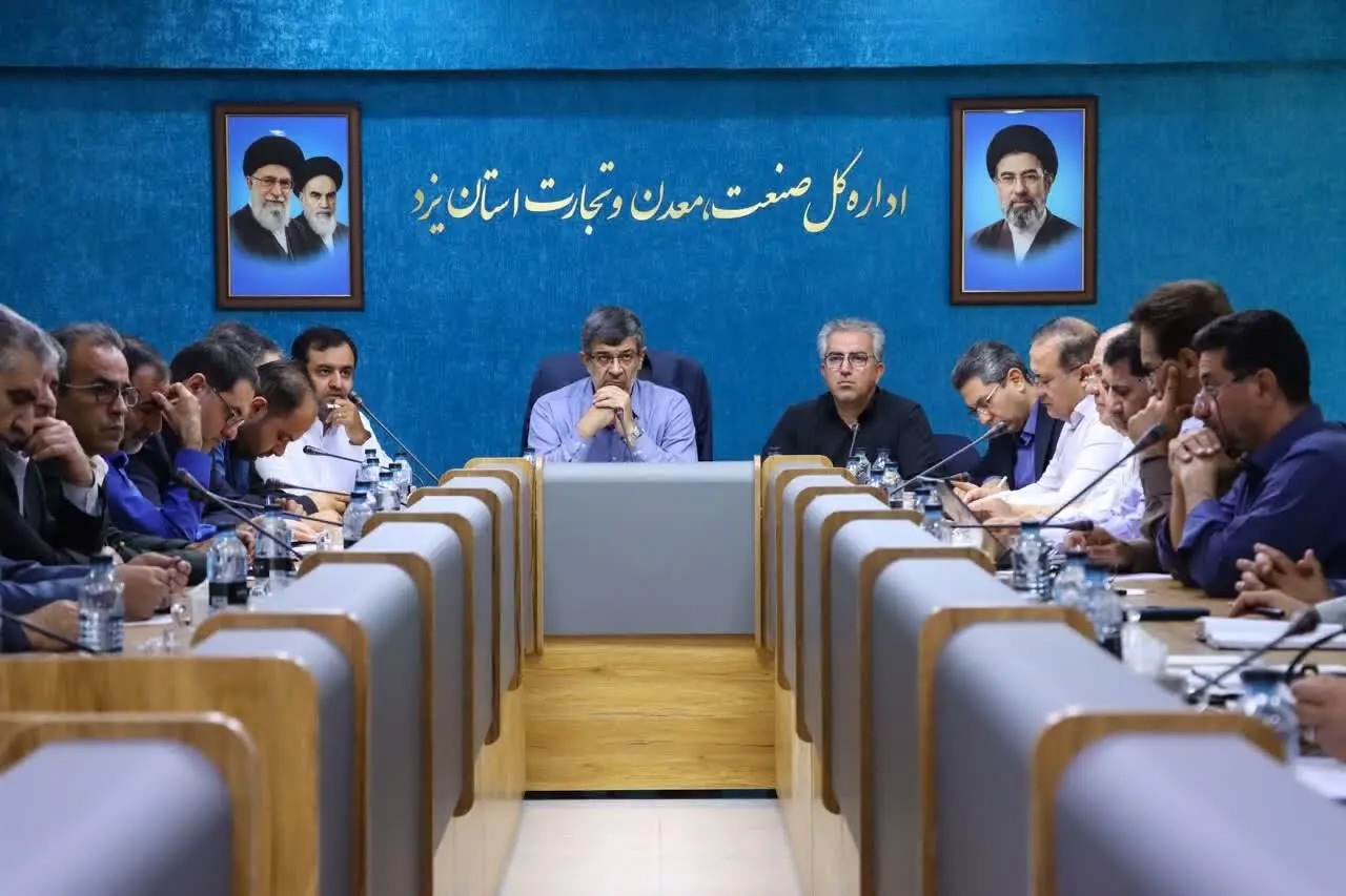 رایزنی با استانداران برخی از استان‌های مرزی کشور برای تسهیل واردات به استان