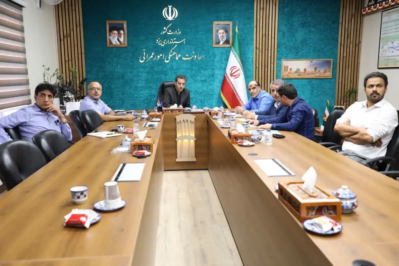 روند اجرایی آزادراه نطنز–یزد–سیرجان در قطعه اردکان–مهریز بررسی شد