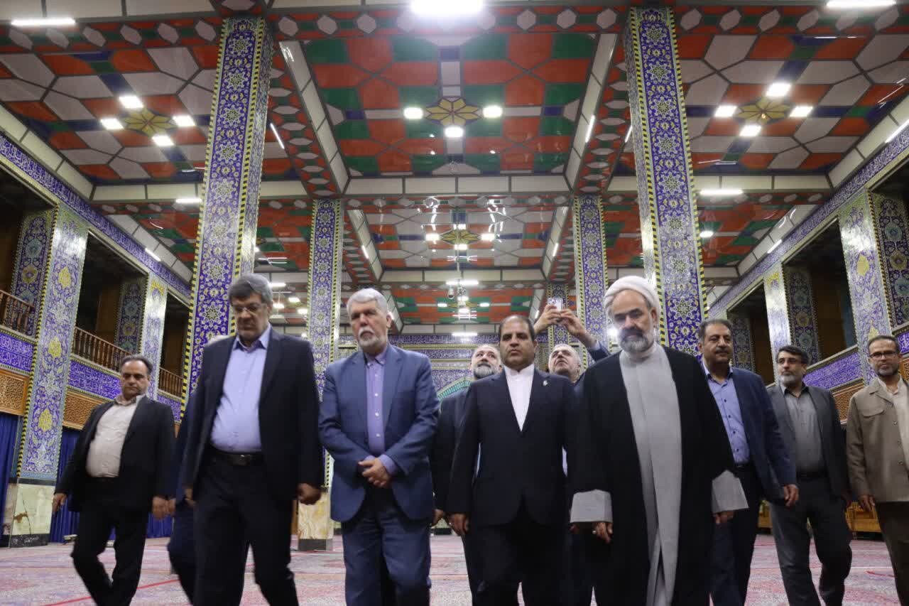 ادای احترام وزیر فرهنگ و ارشاد اسلامی به مقام شامخ آیت‌الله شهید صدوقی