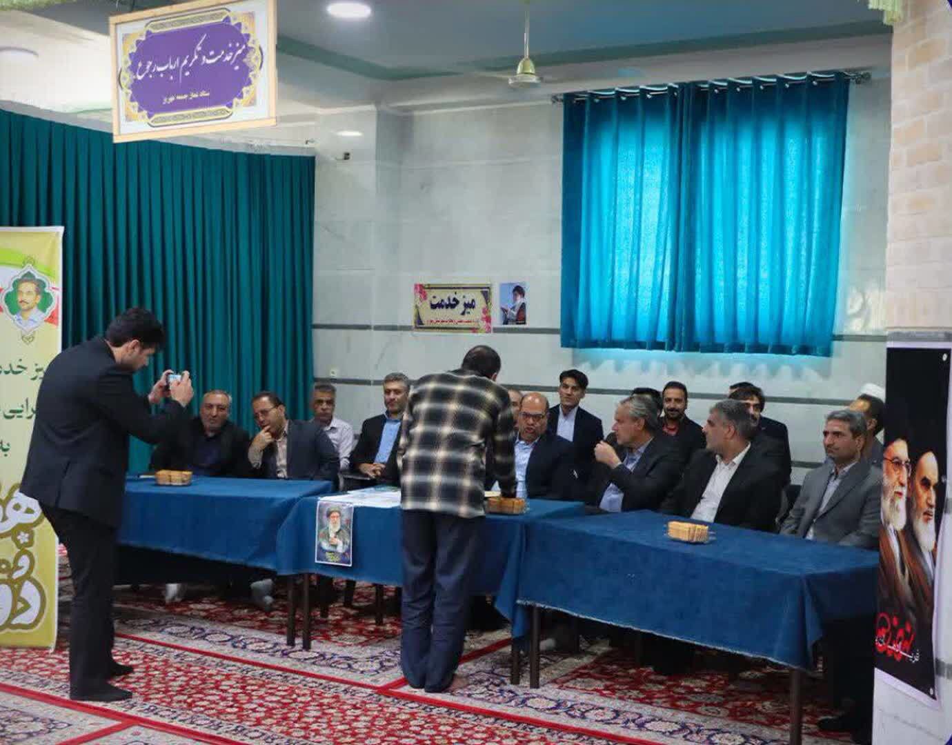 میز خدمت فرماندار و مدیران مهریز
