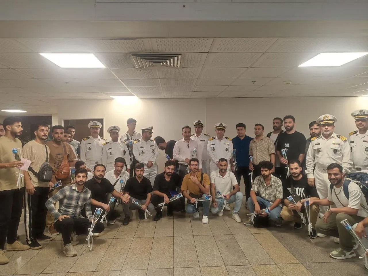 بازگشت کارکنان ناو لاوان به ایران پس از ۷ ماه
