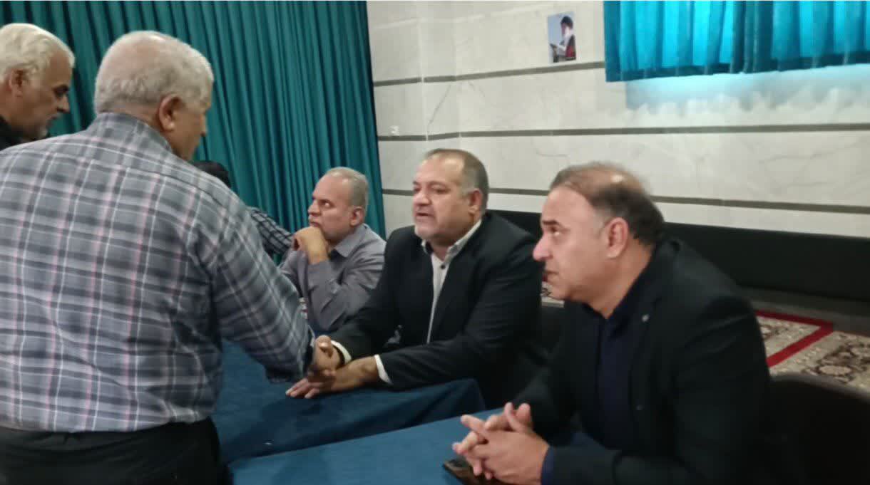 برپایی میز خدمت اداره اوقاف مهریز به مناسبت هفته وقف