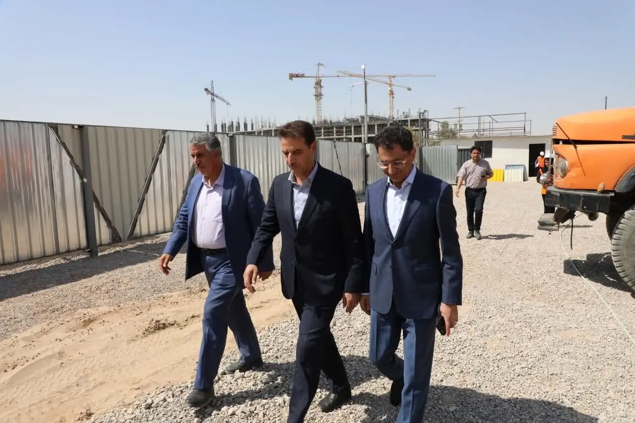 بازدید معاون عمرانی استاندار یزد از روند اجرای هتل پنج‌ستاره اسپیناس پالاس