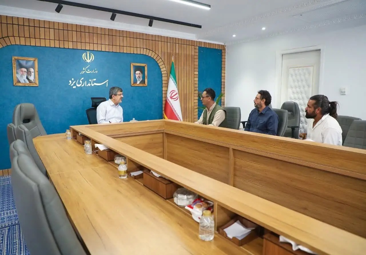 تاکید استاندار یزد بر رفع موانع تولید و پیگیری دغدغه‌های جامعه کارگری