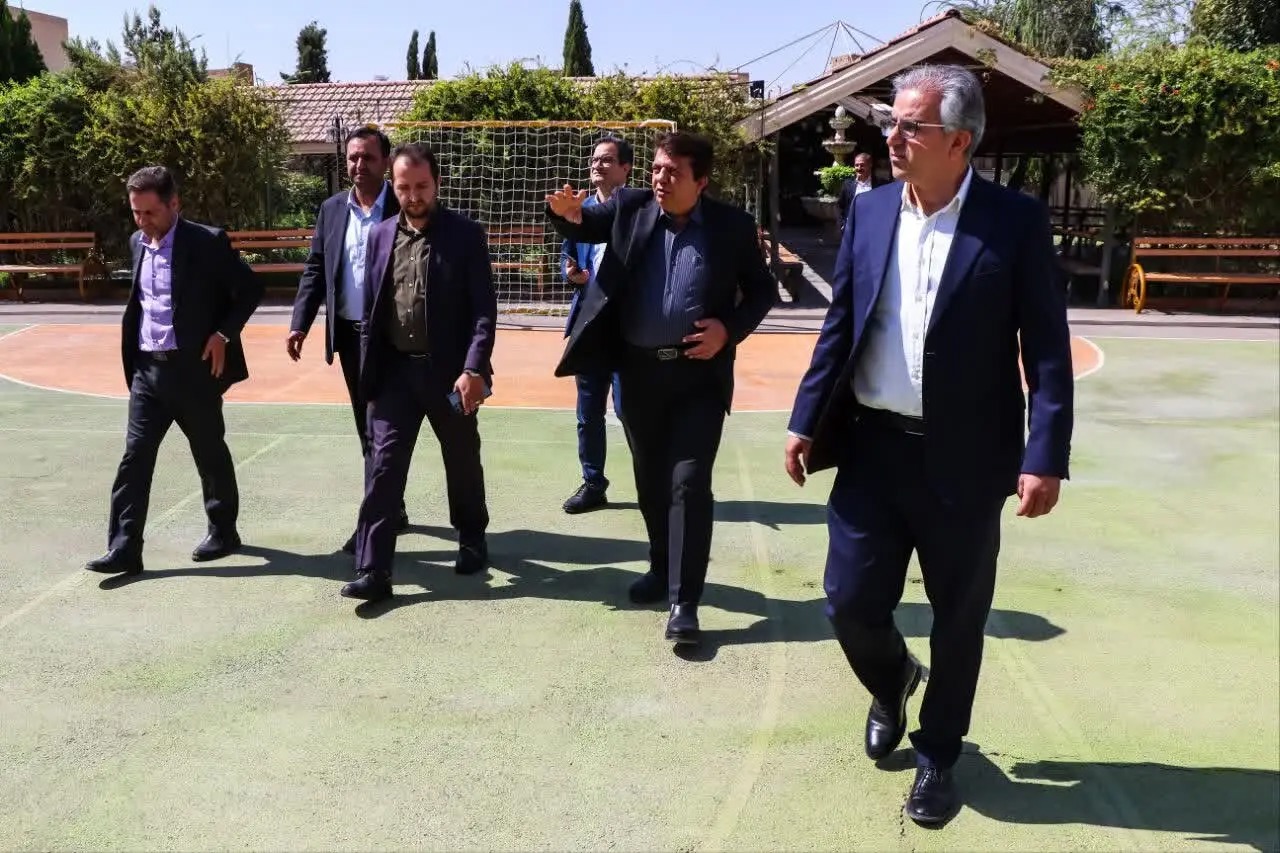 بازدید معاون استاندار یزد از مدرسه شهید رمضانزاده در آستانه بازگشایی مدارس