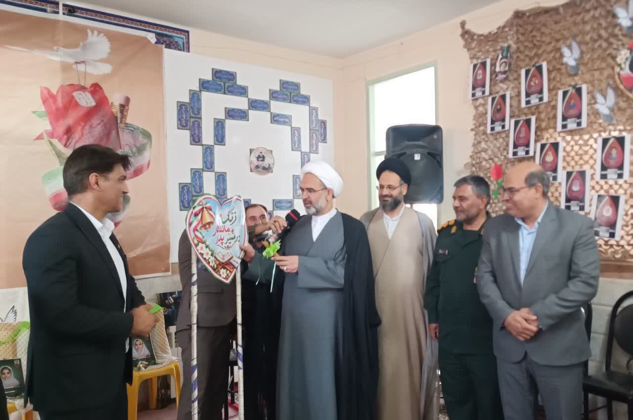 زنگ ماندگار یادواره شهدای دانش‌آموز در مهریز نواخته شد