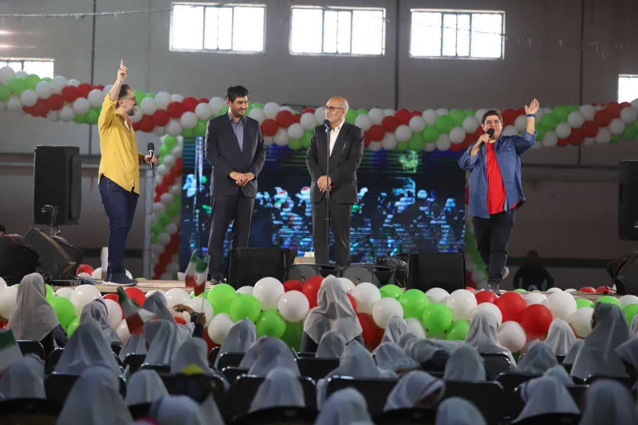 جشن ماه مهر با حضور هنرمندان شبکه پویا در یزد برگزار شد