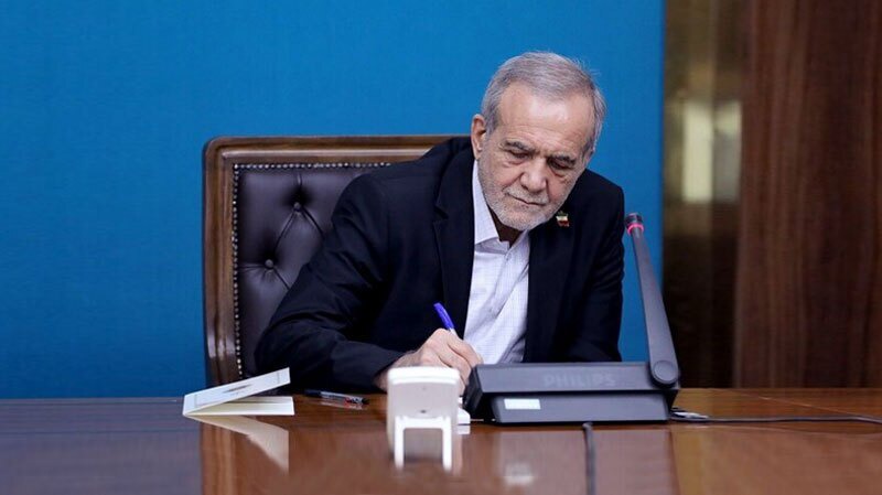 پزشکیان: زنان ایران توان ایستادن بر قله‌های جهان را دارند