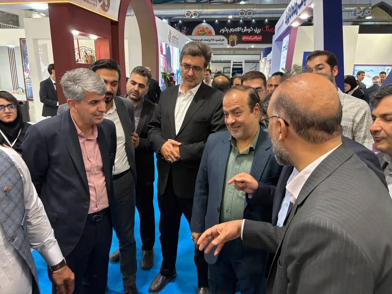 بازدید معاون استاندار یزد از نخستین نمایشگاه سراسری گردشگری