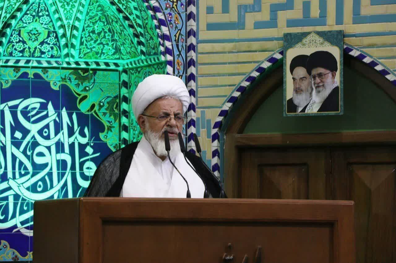 امام جمعه یزد: حمایت از نخبگان و تقویت تولید در اولویت باشد