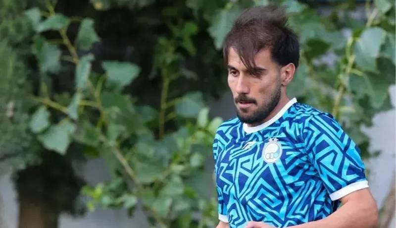 هافبک استقلال وارد گود رقابت شد