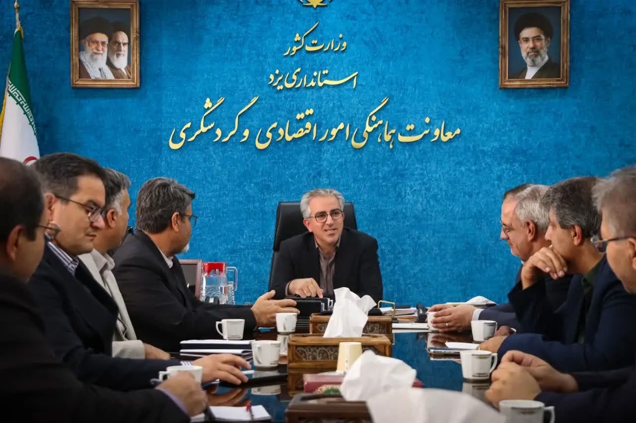 بررسی عملکرد تیم فوتسال سروقامتان ابرکوه با حضور معاون استاندار یزد