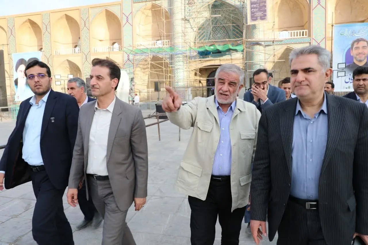 بازدید معاون وزیر راه و مقامات استانی از پروژه‌های بازآفرینی شهری یزد