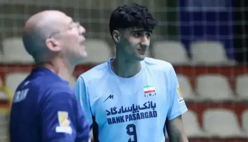 شاگرد ایرانی پیاتزا منتظر ویزای لهستان