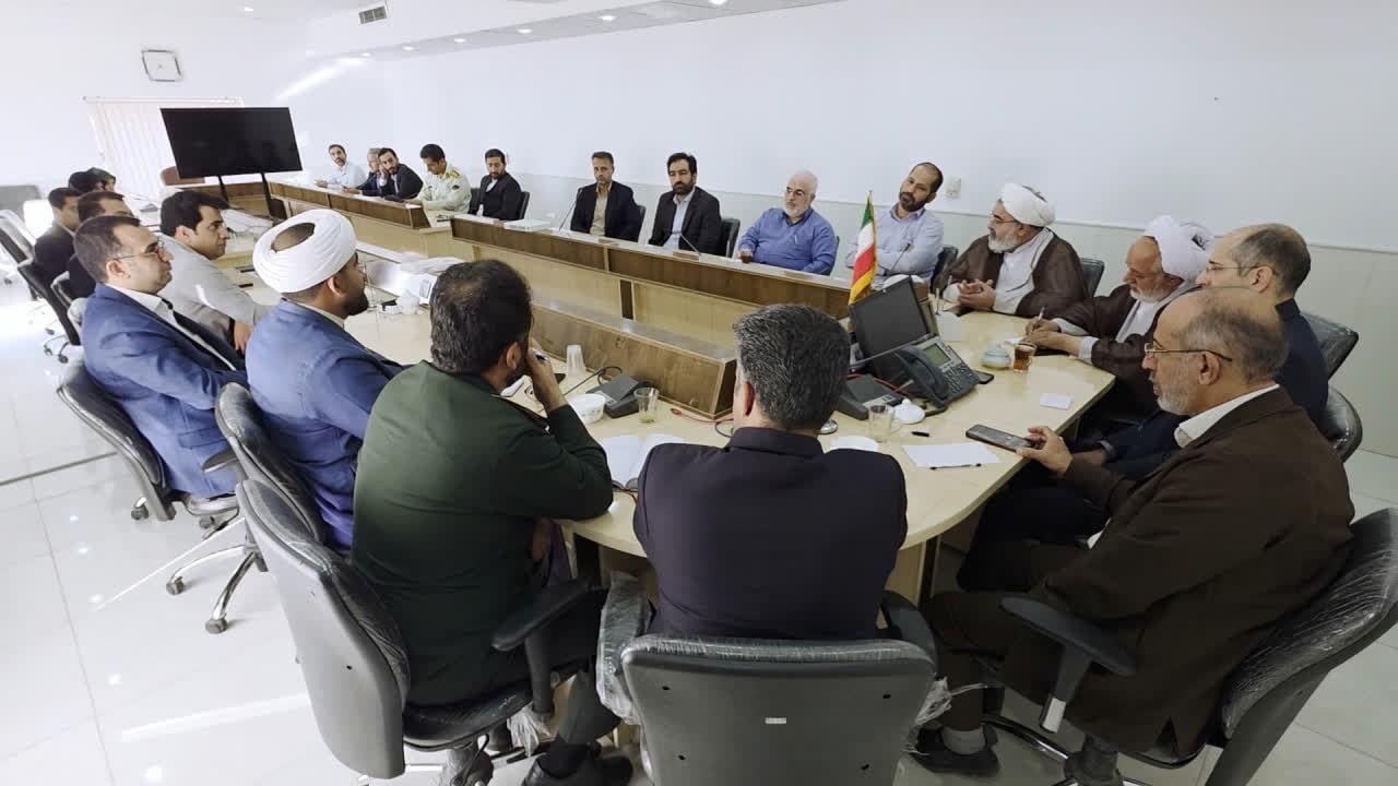 تأکید بر گسترش میز‌های خدمت و برنامه‌های فرهنگی و ورزشی در اجتماعات شبانه میبد