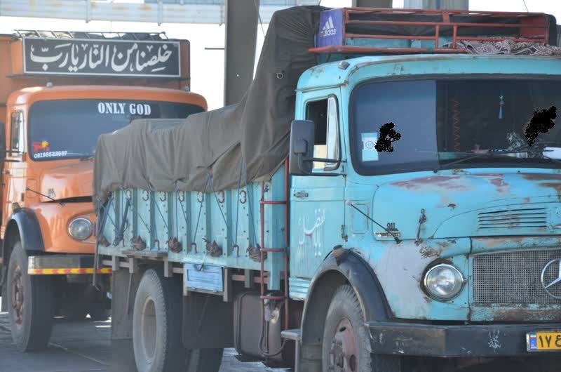 کامیون‌های متخلف توقیف شدند