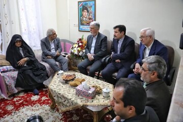 وزیر ارشاد: مسیر هنری شهید گریوانی برای ما درس‌آموز است