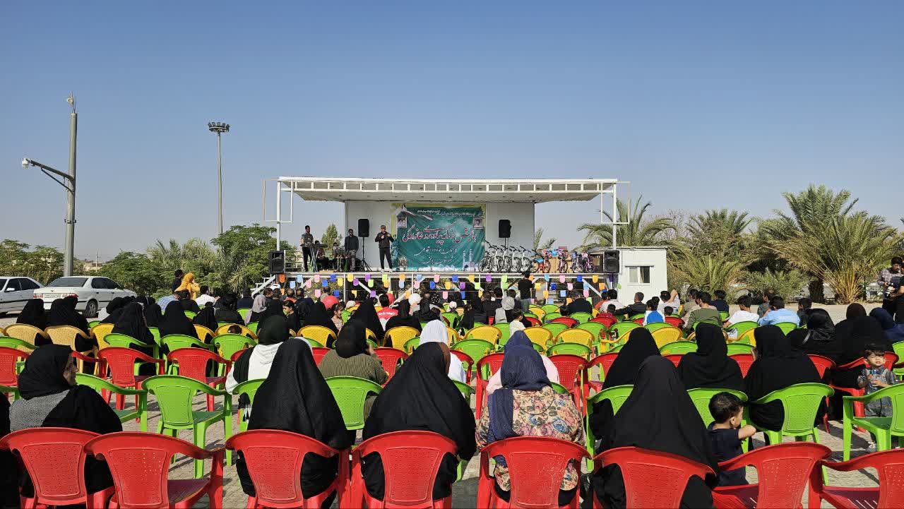 همایش پیاده‌روی خانوادگی کارکنان انتظامی بافق