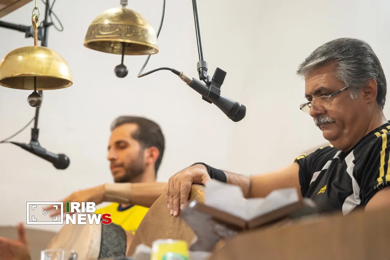 نواخته شدن زنگ ورزش در زورخانه مبعث یزد